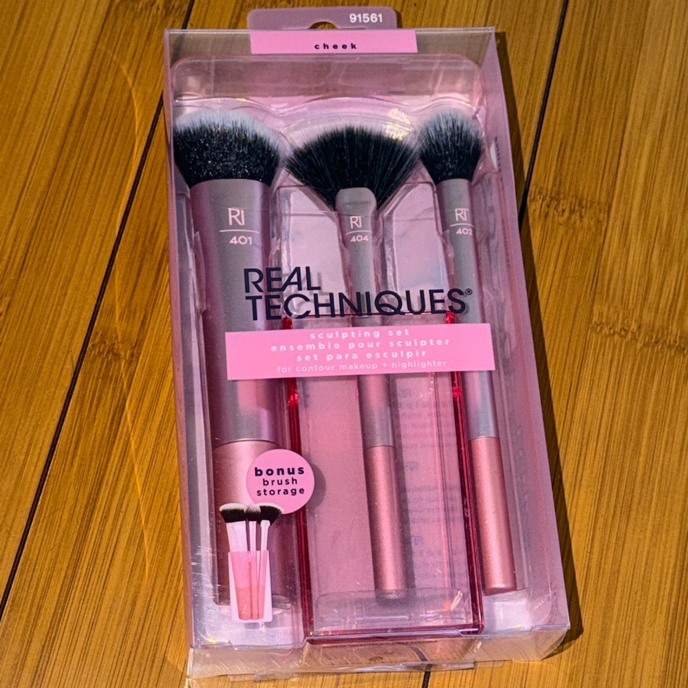 Real Techniques Cheeks pretty pink brush set bonus brush storage